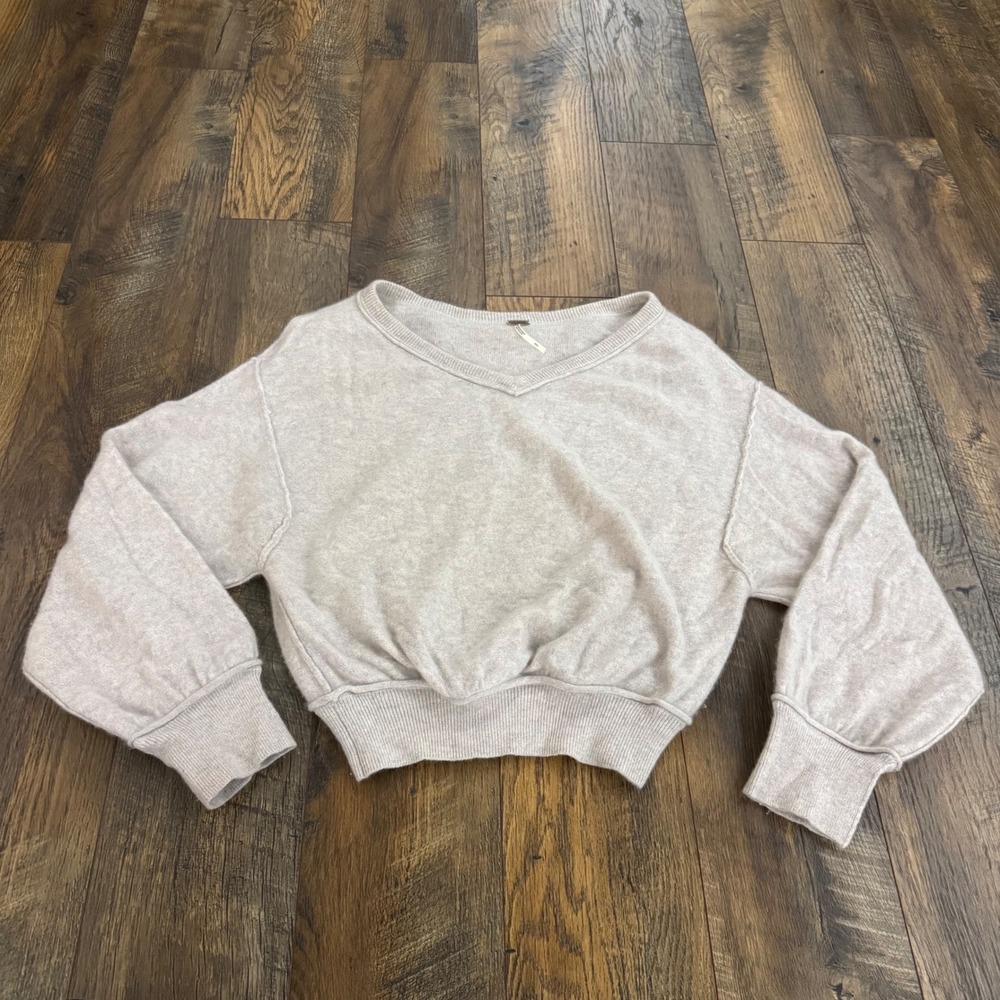 Free People 100% Cashmere V-Neck Cropped Sweater Light Gray Small Slouchy Cozy